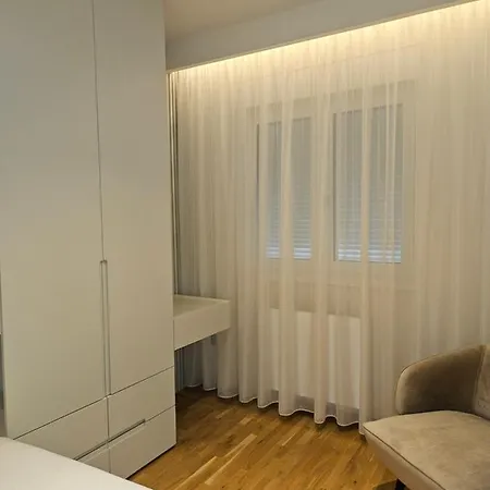 Adav Luxus Visoko