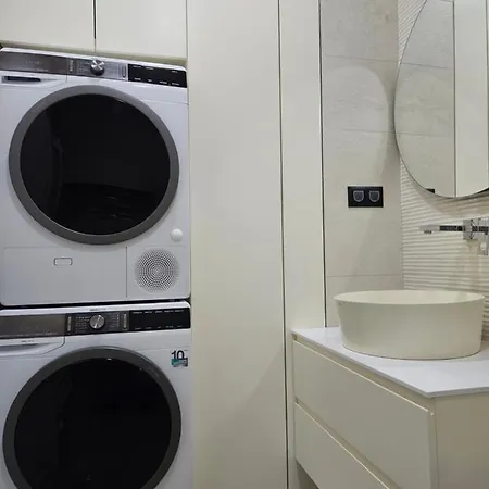 Adav Luxus Διαμέρισμα *